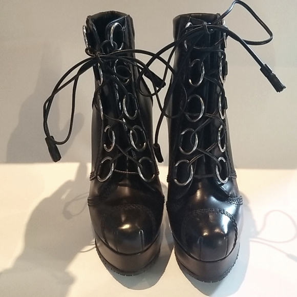 Brian Atwood NIB Platform Boots Black Lug Sole 36 - Picture 3 of 8